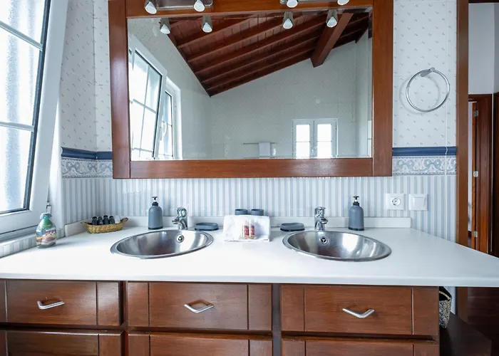 Azores Palmeira 别墅 *